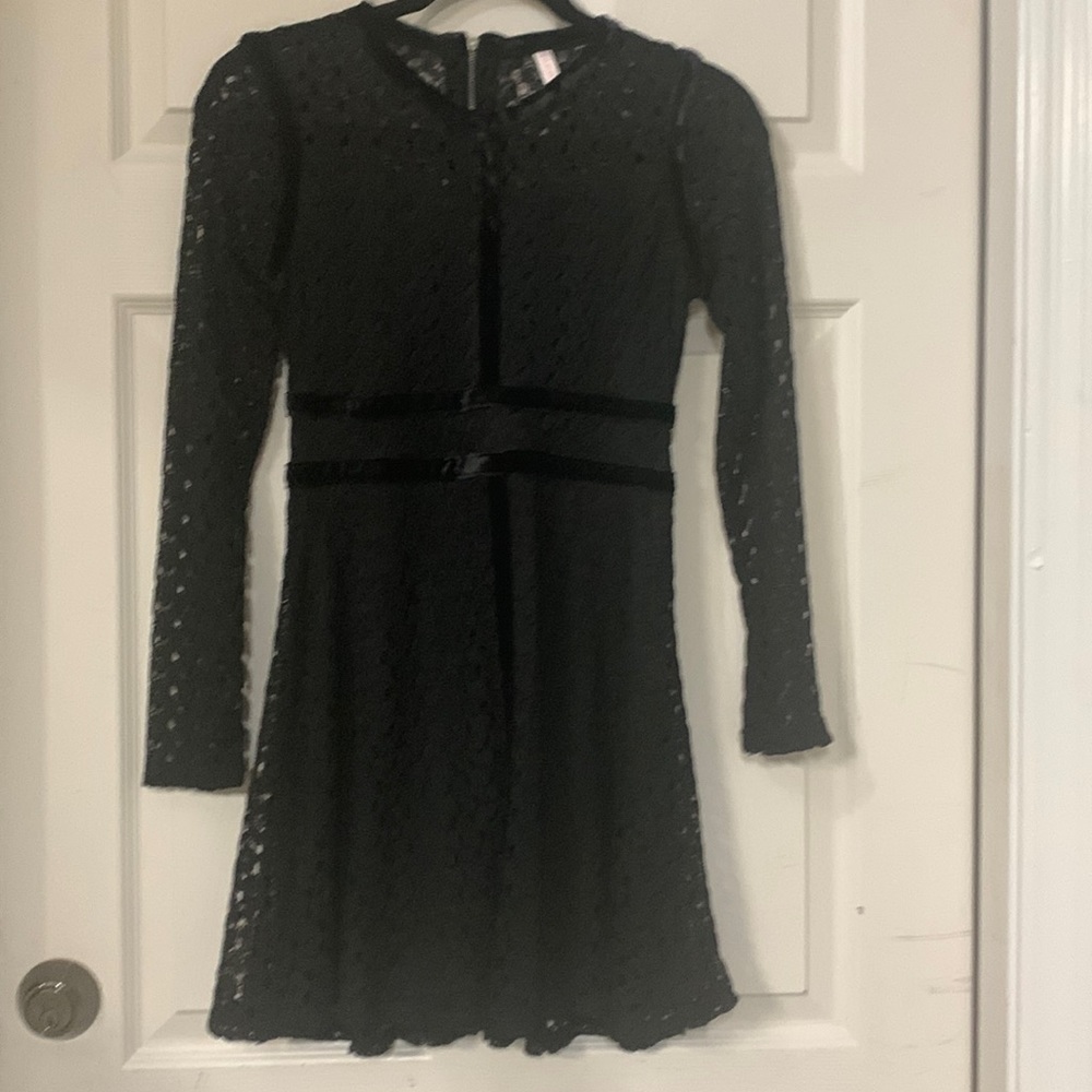 Xs black lace dress